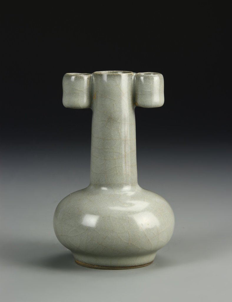Chinese K'uan Type Arrow Vase (1 of 10)
