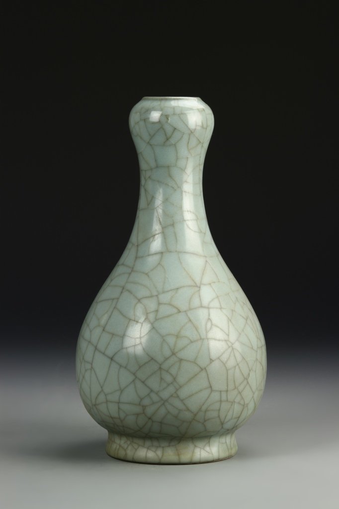 Chinese K'uan Type Garlic-Head Vase (1 of 9)