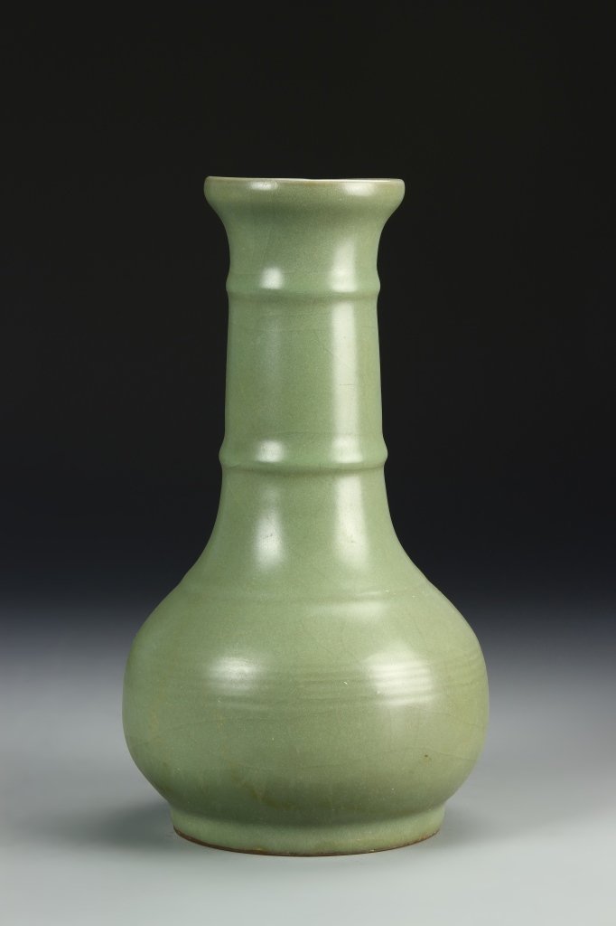 Chinese Lung Quan Yao Vase (1 of 5)