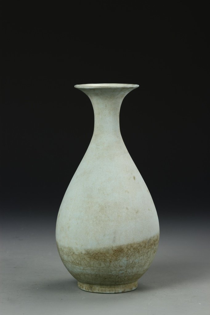 Chinese Ru Yao Yuhuchunping Vase (1 of 5)
