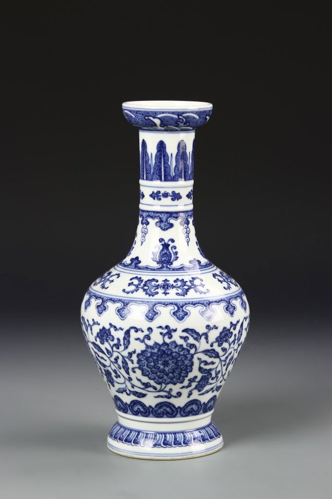 Chinese Blue and White Vase (1 of 7)