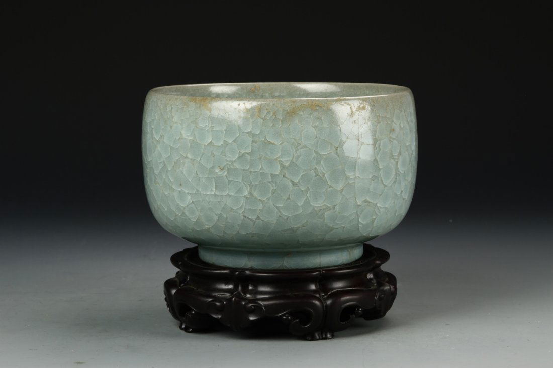 Rare Lungchuan "Ice Crackle" Bowl (1 of 7)