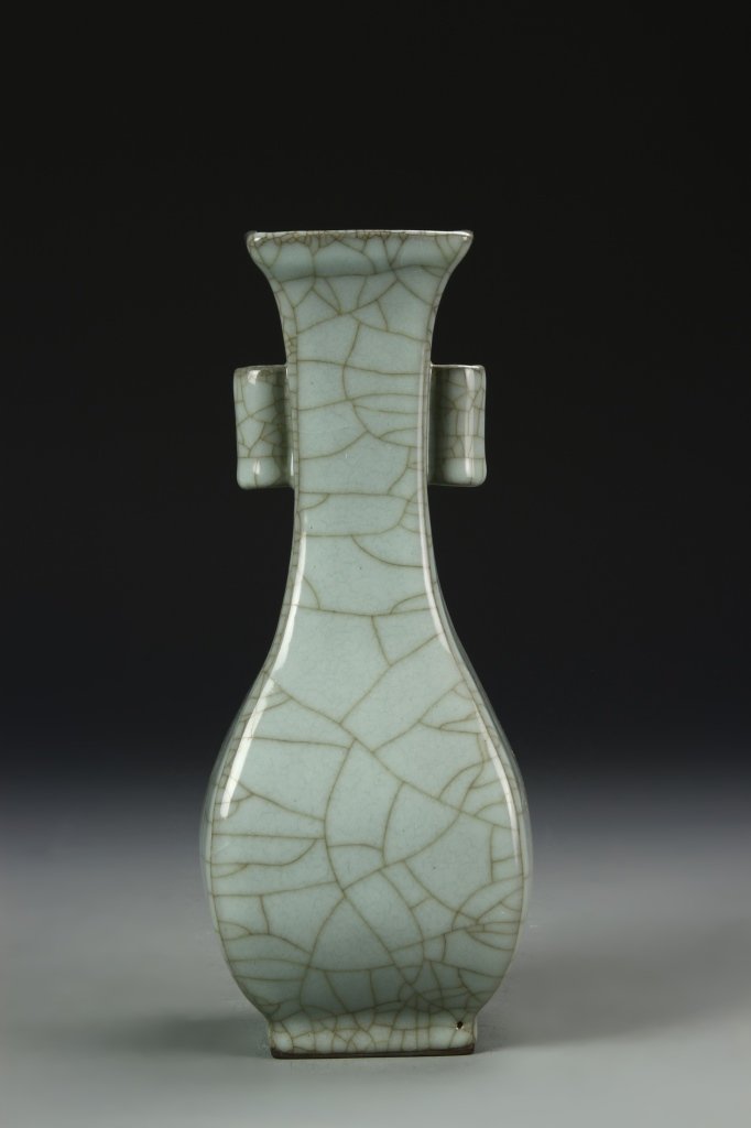 Chinese Lungquan Yao Vase (1 of 6)