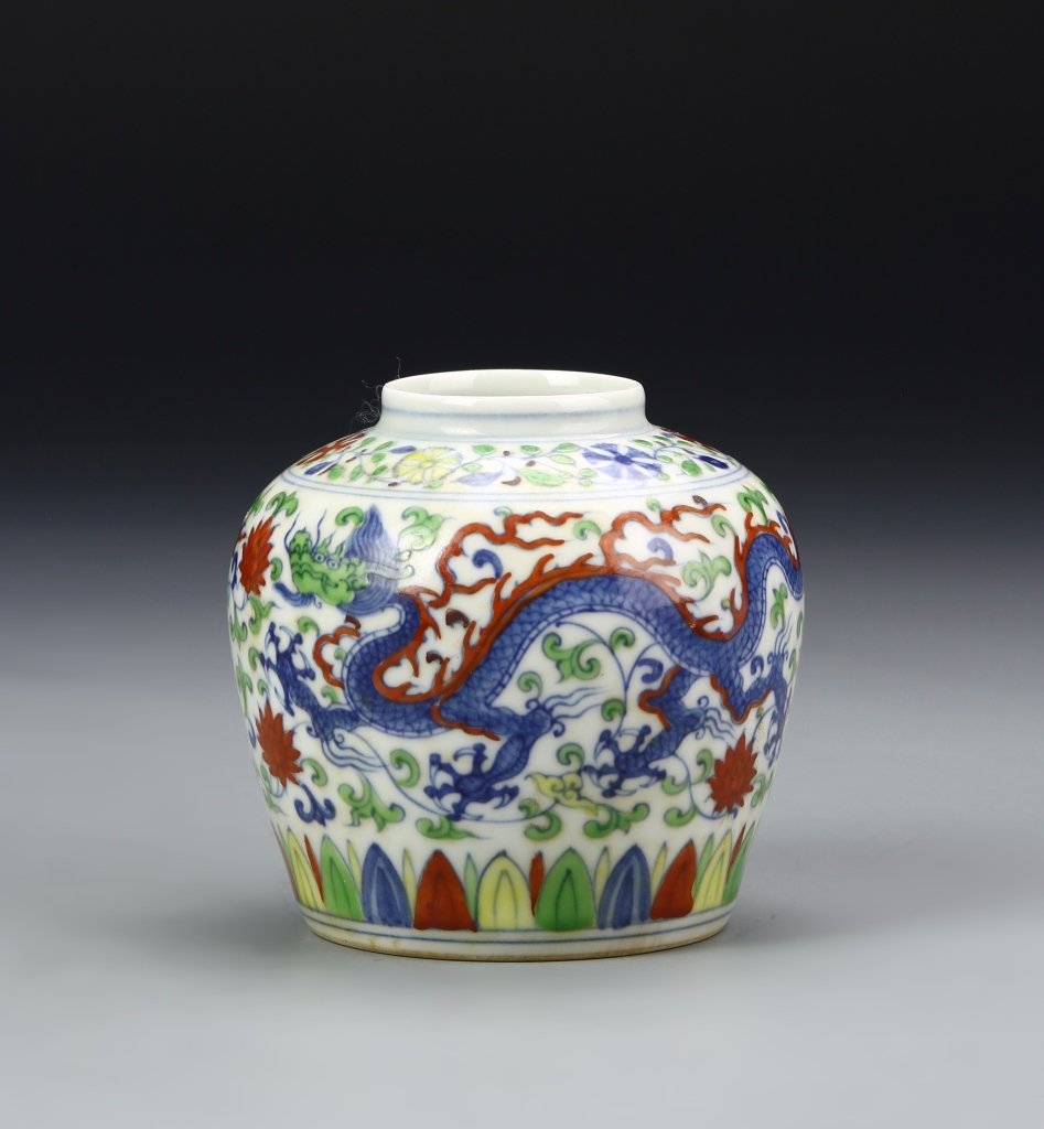 Chinese Ming Doucai Dragon Jar (1 of 9)