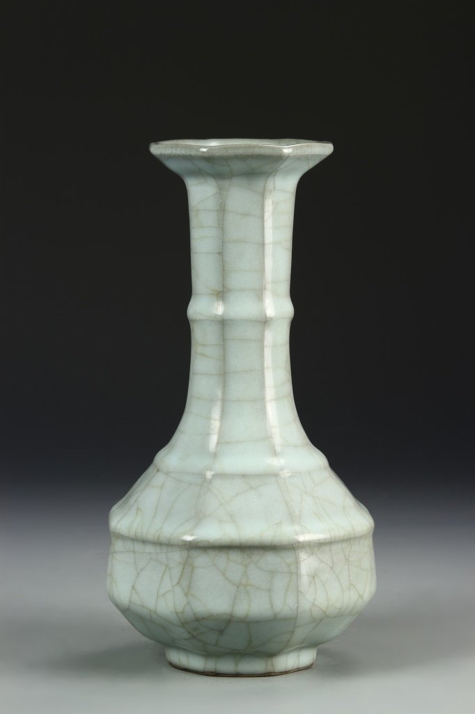 Outstanding K'uan-Type Octagonal Vase (1 of 8)