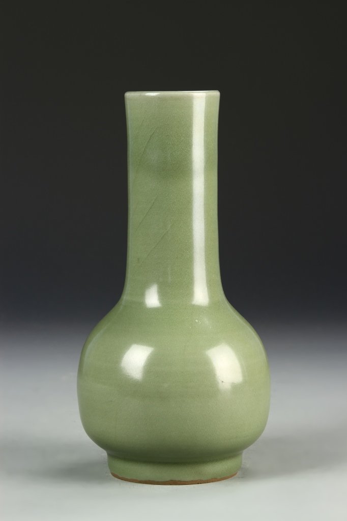 Longchuan Celadon Bottle Vase (1 of 8)