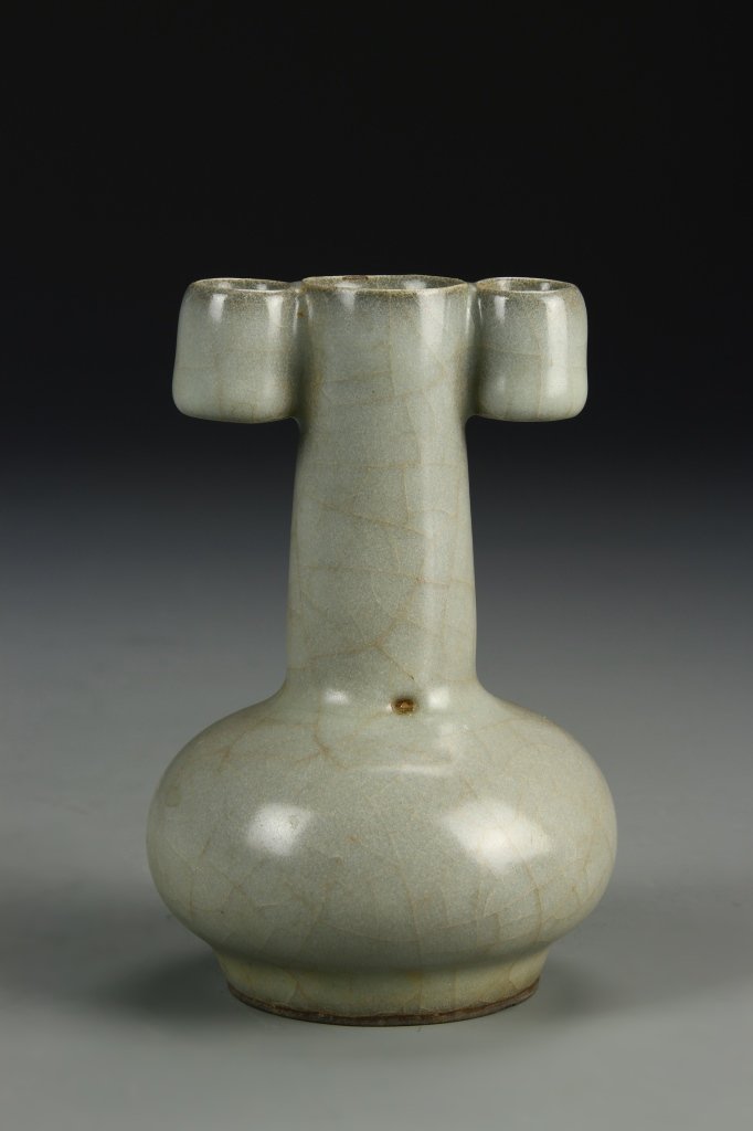 Kuan-Type Arrow Vase (1 of 9)