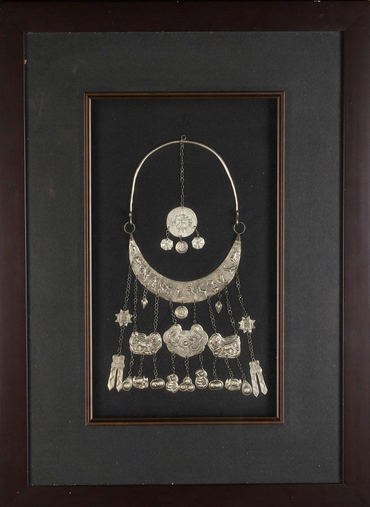 Chinese Framed Silver Necklace (1 of 2)