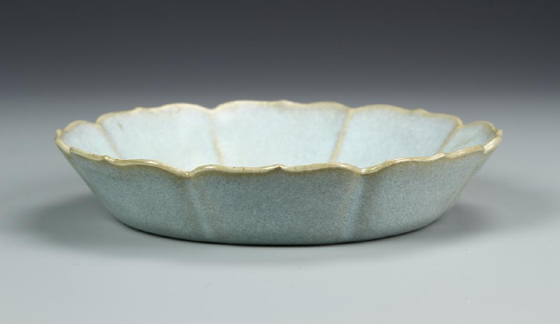 K'uan-Type Petal Lobed Dish (1 of 7)