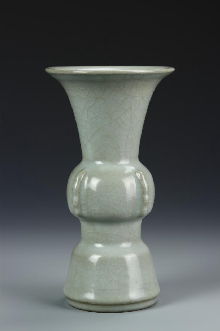 Lungchuan K'uan-type "Gu" Vase (1 of 9)
