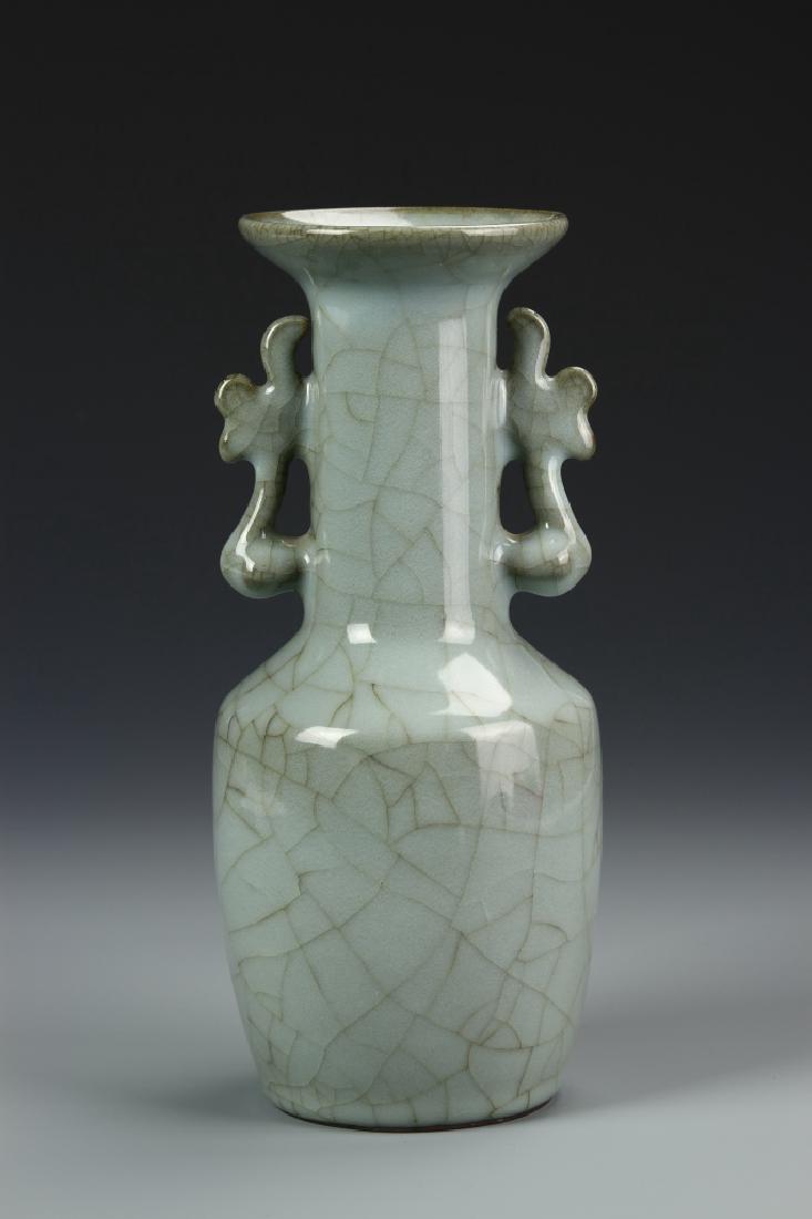 Lungchuan K'uan Ware Mallet Vase (1 of 9)