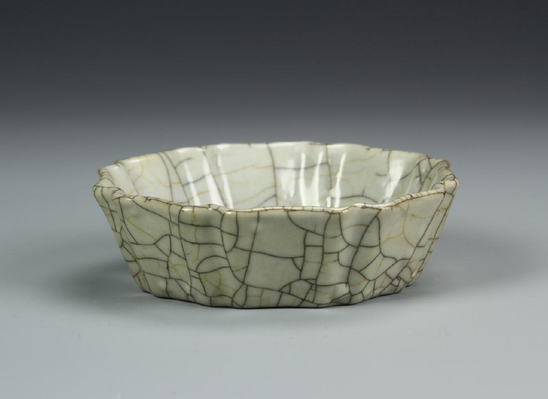 K'uan Mallow Shaped Brush Washer (1 of 7)