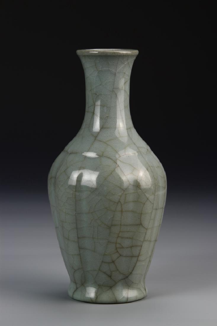 Lungch'uan  K'uan-Type Vase (1 of 6)