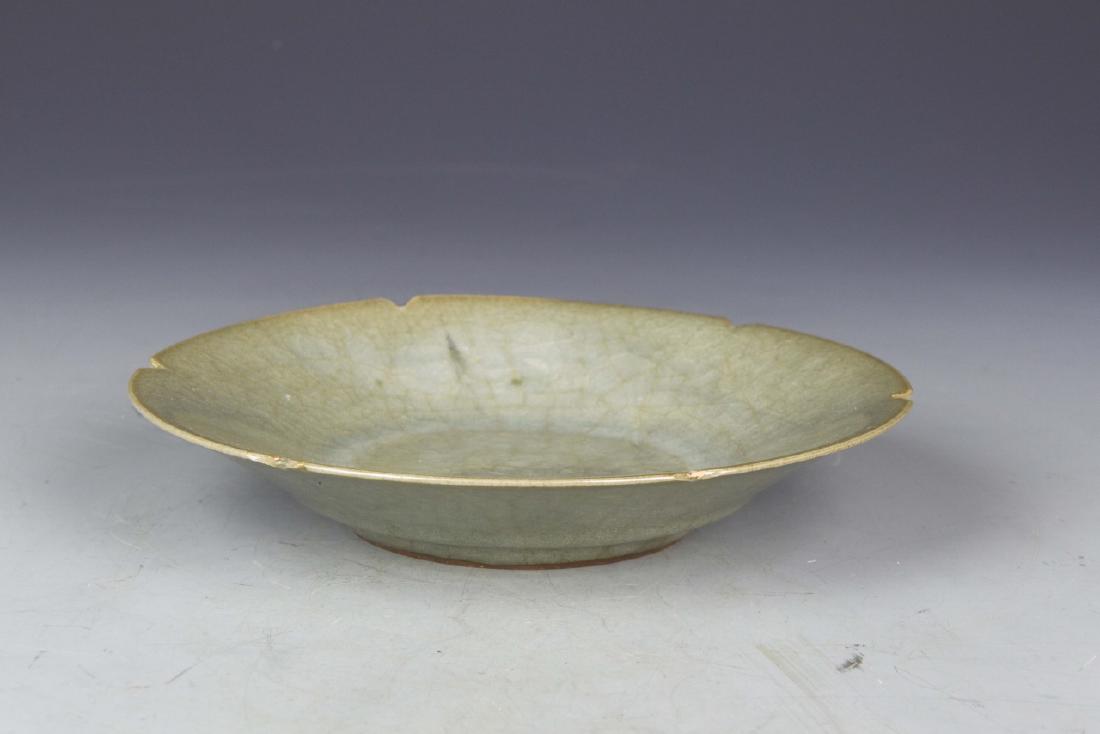 K'uan-Type Foliate-Rim Dish (1 of 5)