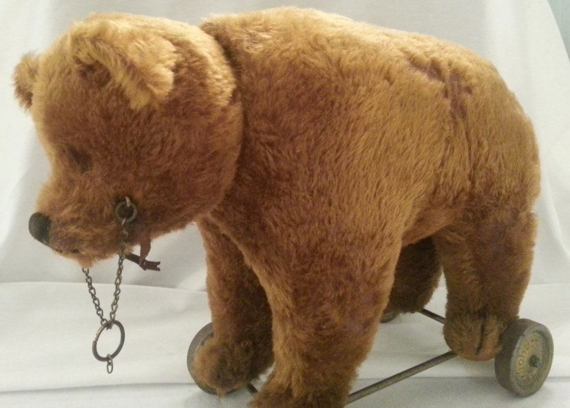 Schuco/Steiff Bear Pull Toy: Schuco/Steiff Bear Pull Toy w/ Jointed head and Tail. Missing Left Eye.