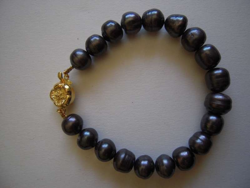 Chinese 14kG Tahitian Baroque Black Pearl Bracelet: Excellent Tahitian black pearls. (10mm) 6.5"Size