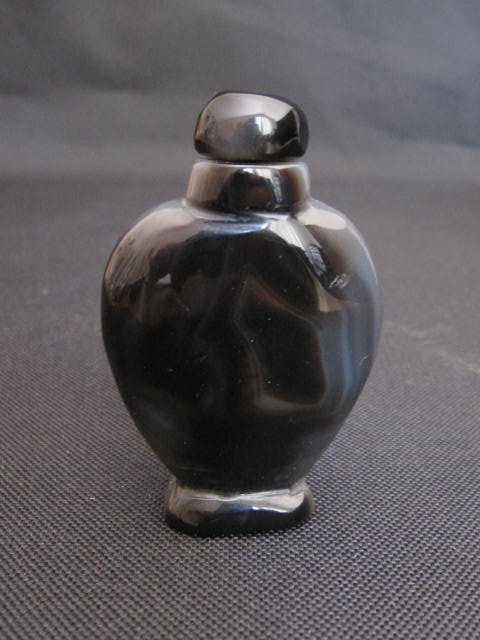 Rare Chinese Black Agate Snuff Bottle