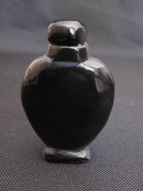 Rare Chinese Black Agate Snuff Bottle - 2