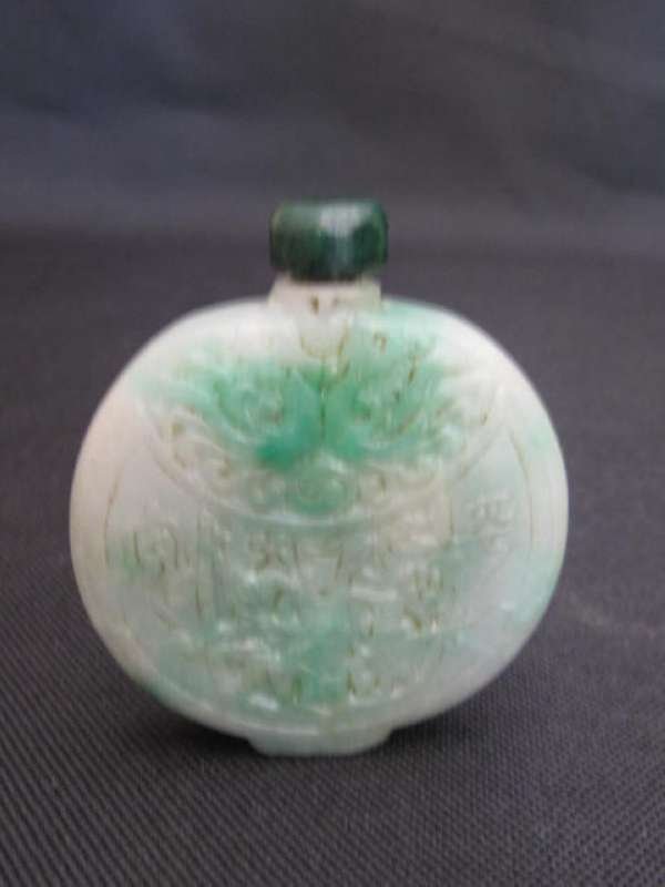 Green and White Jade Snuff Bottle