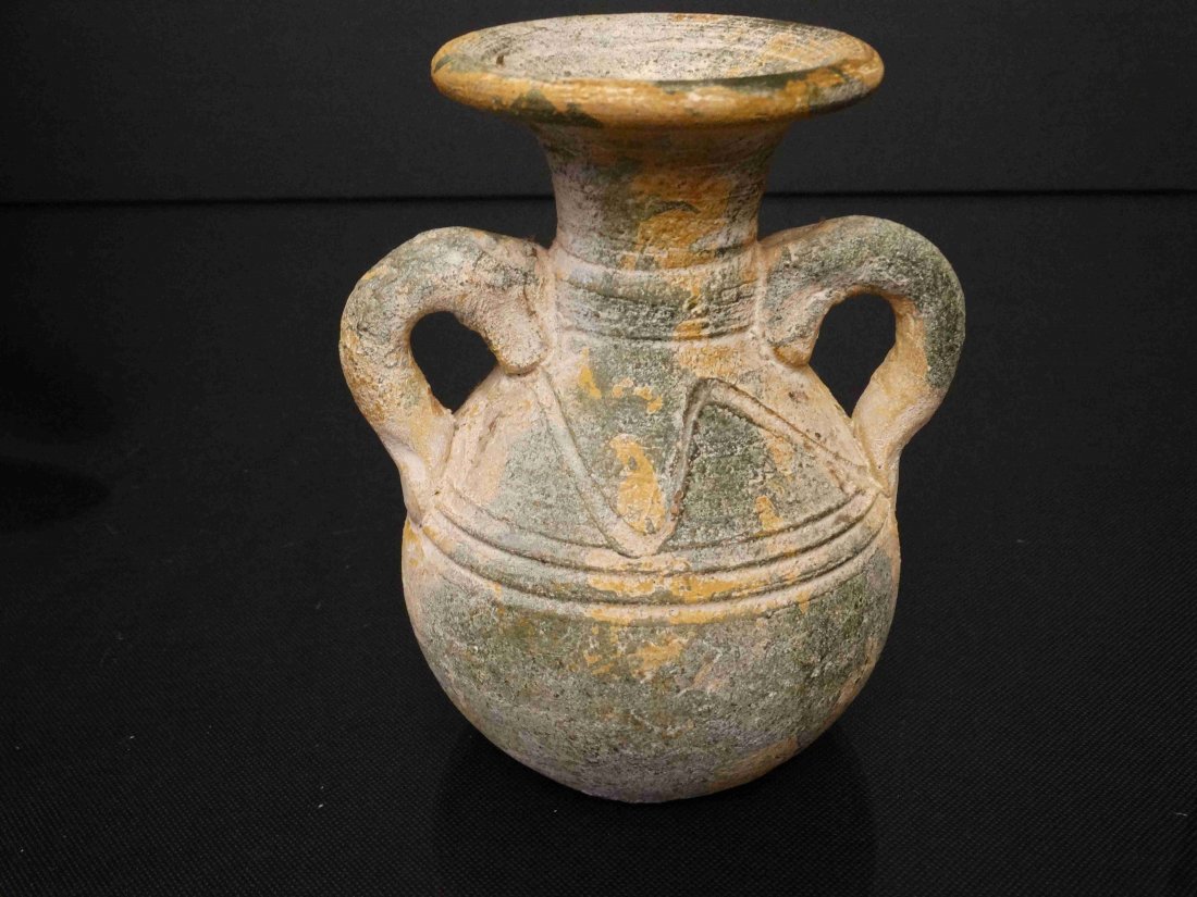 Chinese Han Dynasty Porcelain Vase: Chinese Han Dynasty Porcelain Vase H:5.5"