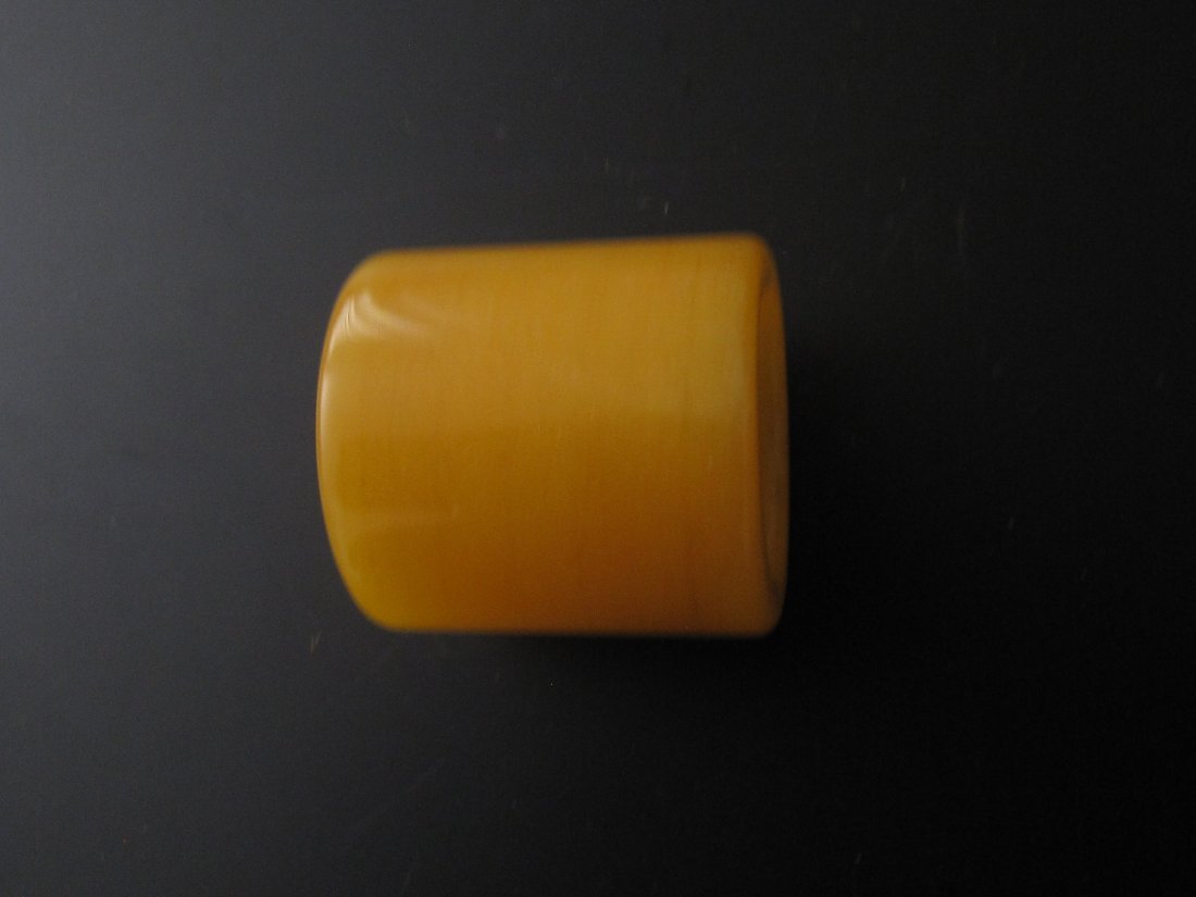 Chinese yellow jade ring 鸡油黄 (1 of 3)
