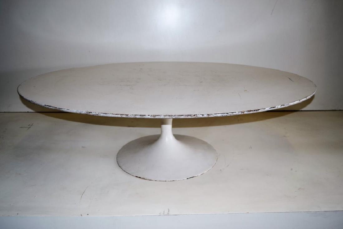 Eero Saarinen Oval Cocktail Table for Knoll (1 of 2)