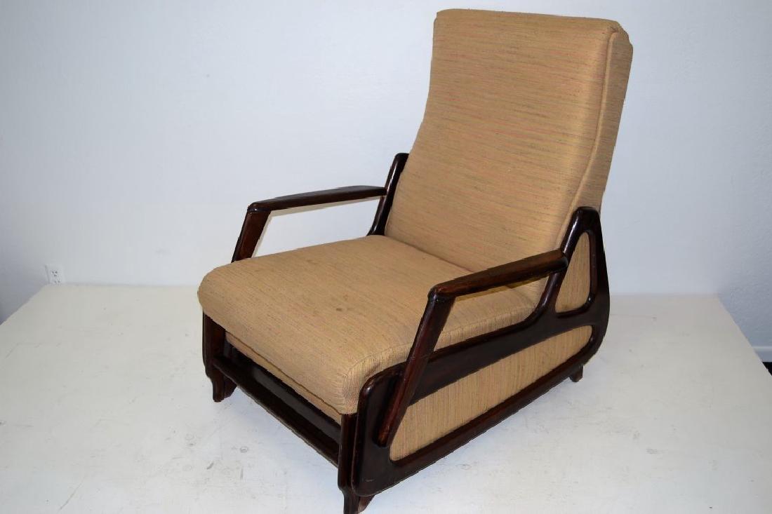 Vladimir Kagan Style Modernist Recliner: 38.5 in H - 37 in L - 28.5 in W