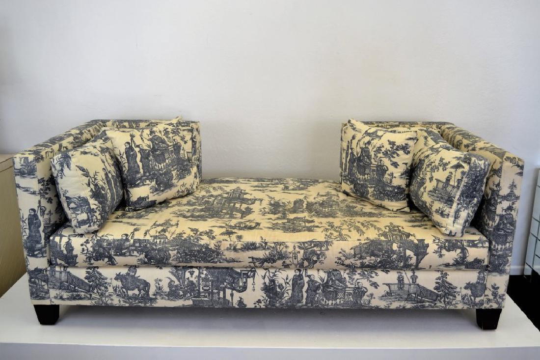 Toile Japanesque Daybed: 78 in L - 35.5 in d - 29.5 in H