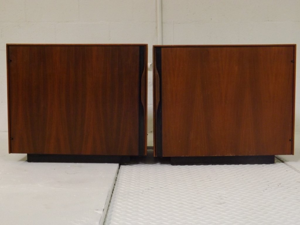 John Kapel Nightstands: Great example