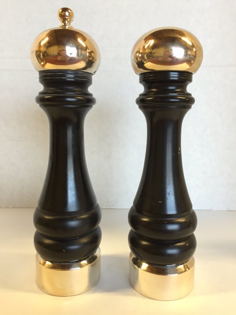Large Sterling and Ebony Pepper Mill and Salt Shaker: Large Sterling and Ebony Pepper Mill and Salt Shaker