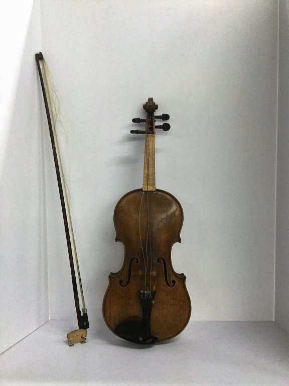Antique Violin: (Keywords Search): Eames, Noguchi, Nakashima, Crespi, Maison Jansen, Karl Springer, Tommi Parzinger, Billy Haines, Dorothy Draper, Charles Hollis Jones, Hollywood Regency, Mid Century Modern,