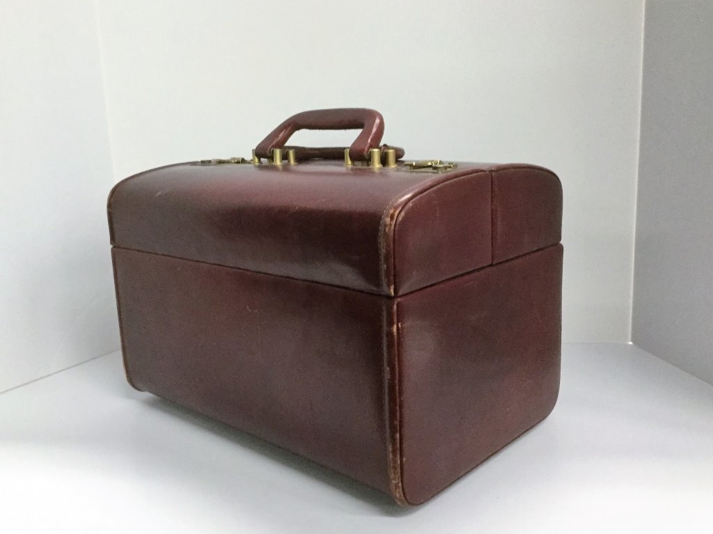Leather Vanity Case (1 of 4)