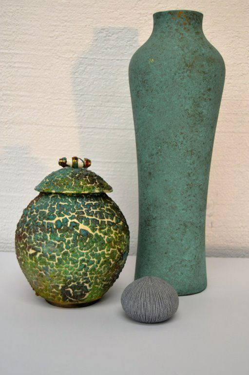 Decorative Objects Three Pieces: (Keywords: Nakashima, Saarinen, Knoll, Eames, Art Deco, Frankl, Bertoia, Paul McCobb, Parzinger, Paul Evans, Hans Wegner, Charles Hollis Jones)