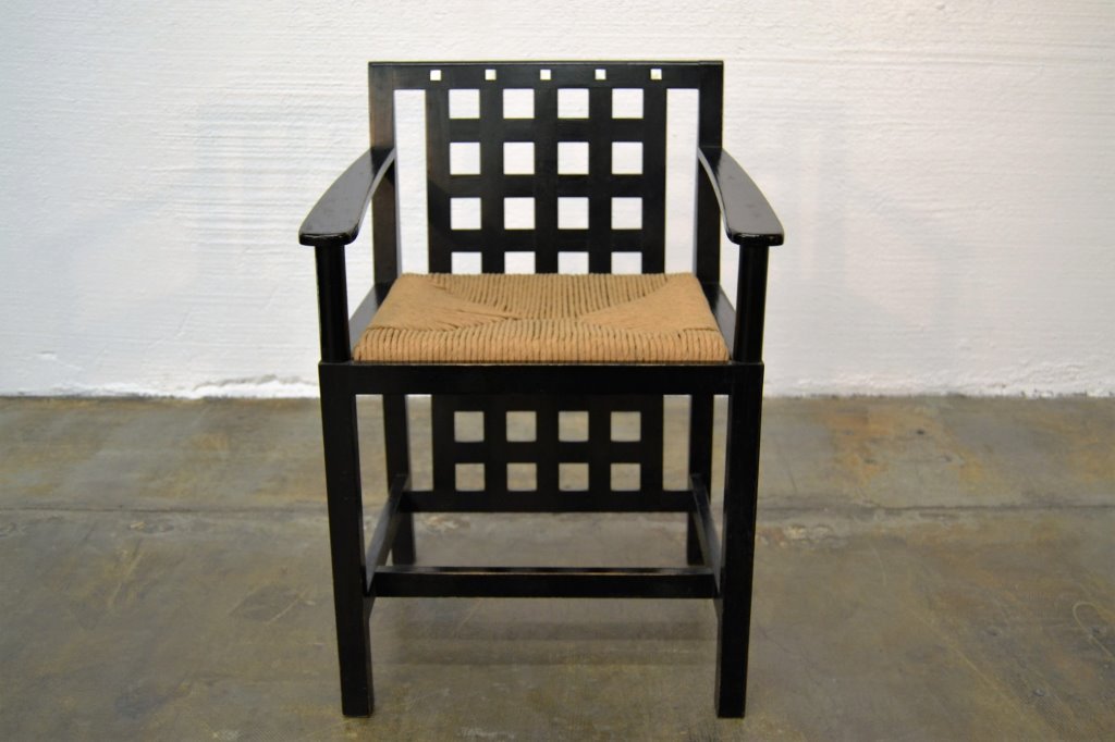 Charles Rennie Mackintosh Black Chair (1 of 2)