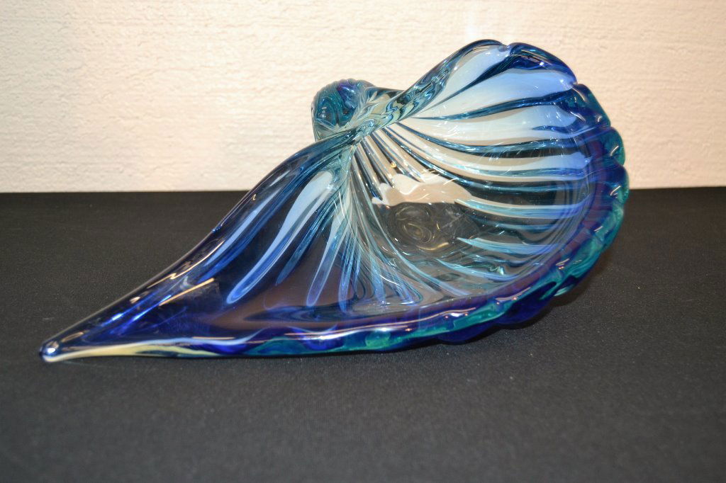 Italian Glass Shell bowl (1 of 3)