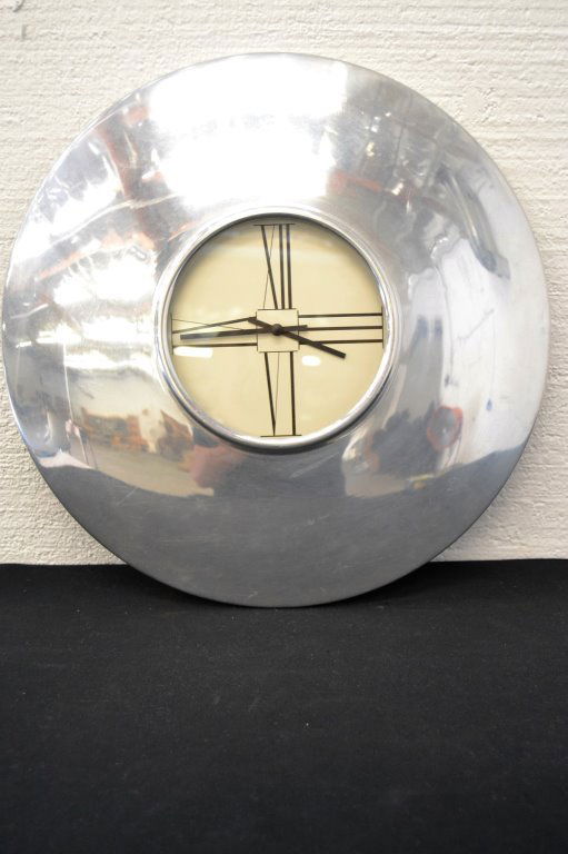 Neal Small Aluminum Clock: 19.5 Round