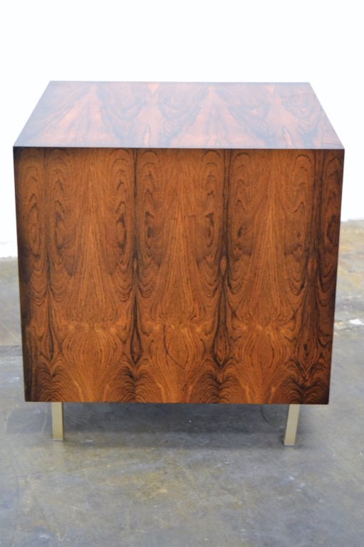 Rosewood End Table w/Speaker Bottom (1 of 6)