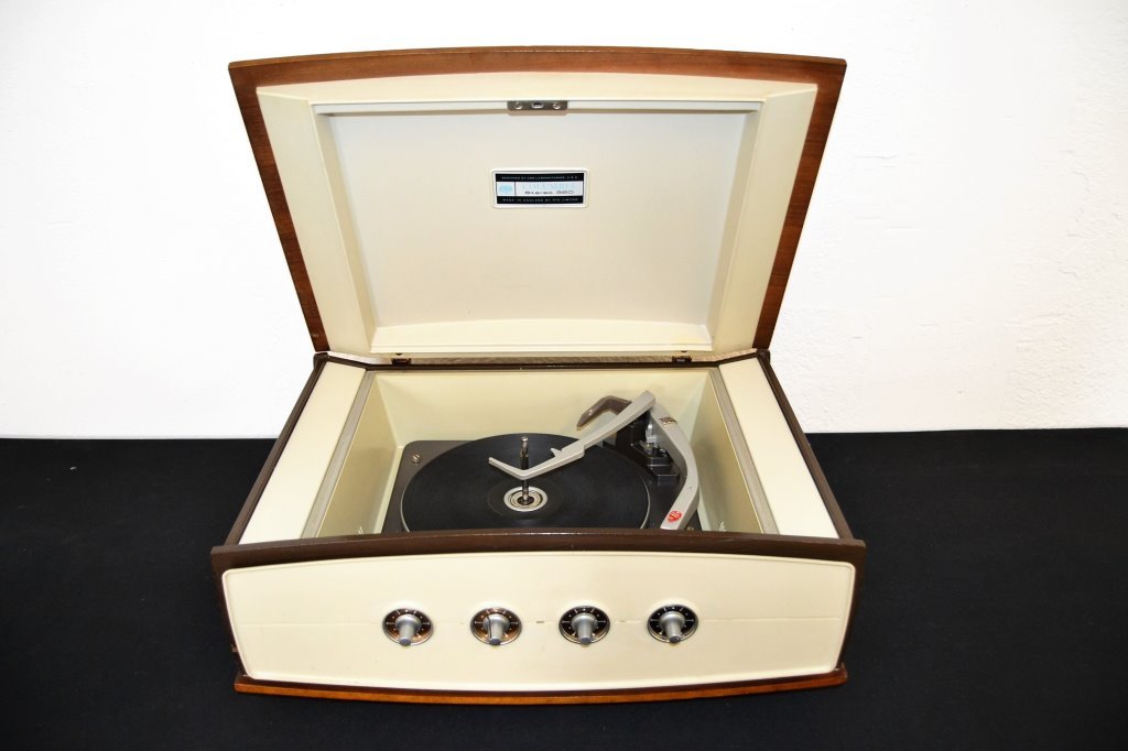Columbia Stereo 360 with Garrard Turntable (1 of 7)