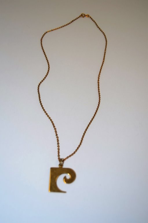 Pierre Cardin Vintage Pendant on 18k chain: 18K Gold Chain