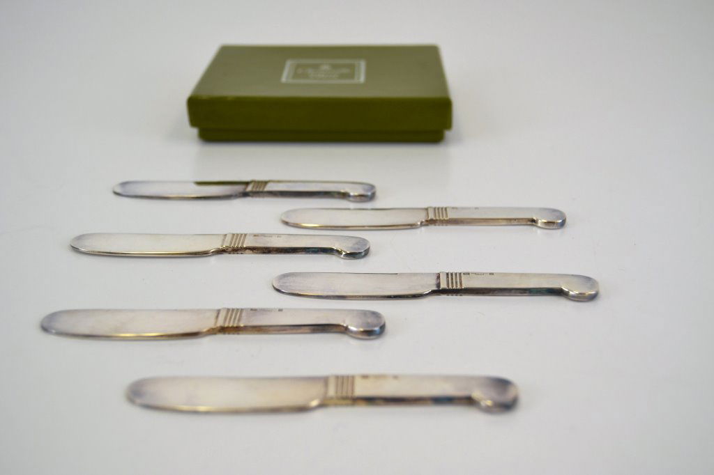 Christofle Art Deco Butter Knives Set of Six: With Box 3.75 in L