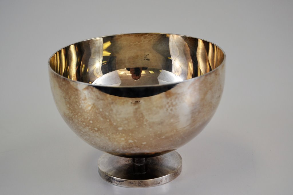 Swid Powell Richard Meier Bowl: 3.5 in H 4.75 in Round Top 2.5 in Round Base