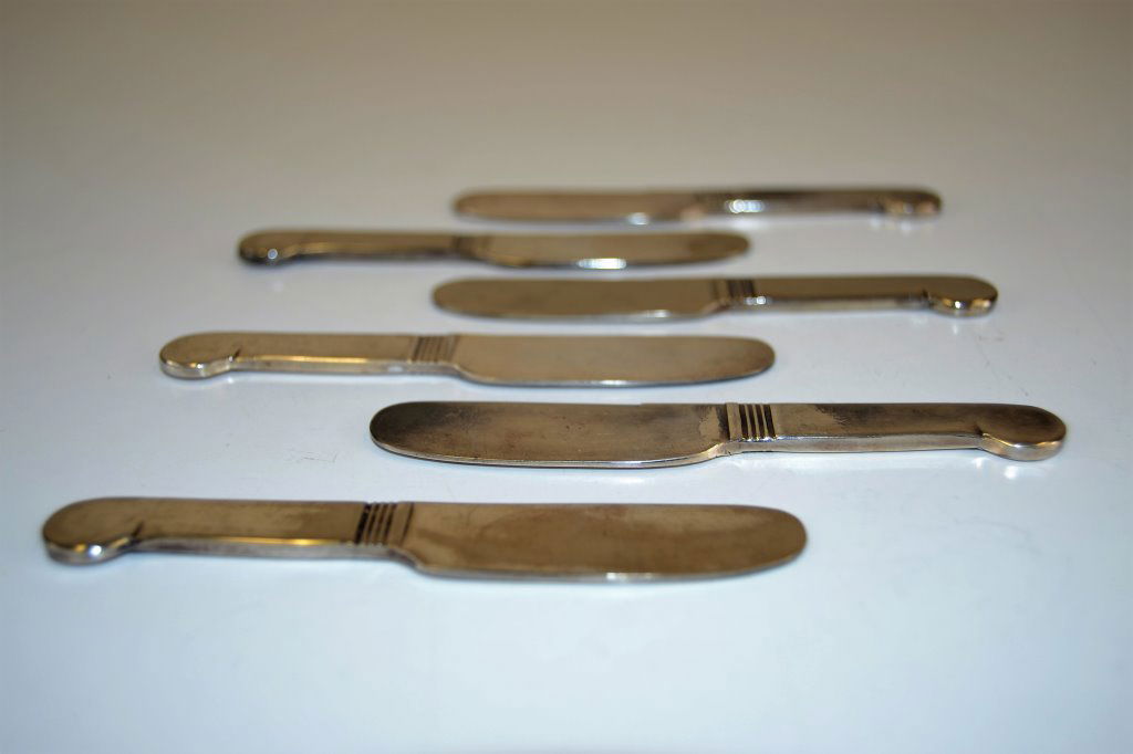 Christofle Art Deco Silver Butter Knives Set of 6: 3.75 in L