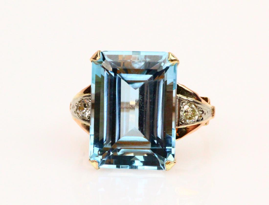 18ct Aquamarine, 0.20ctw Diamond & 14K Ring: 18.00ct Near Flawless Emerald-Cut Aquamarine, 0.20ctw SI1-SI2/G-H Diamond & Solid 14K Rose Gold Ring - This lovely piece is made of solid 14k rose gold, and boasts an 18.00ct near flawless emerald-cut