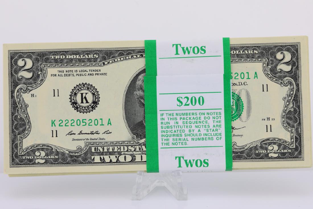(100) $2 Bills in Mint Condition in Numeric Order (1 of 3)