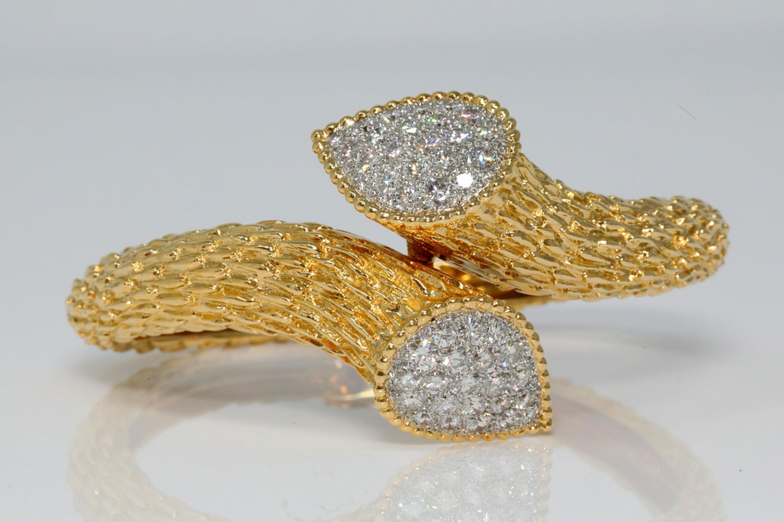 Boucheron Serpent Boheme 2.50ctw Diamond Bracelet: Boucheron Serpent Boheme Collection 2.50ctw VVS2-VS1/F-G Diamond & Solid 18K Yellow Gold Bracelet (Comes W/$63,000 Appraisal) - This exquisite bracelet was made by Boucheron and made its debut as part