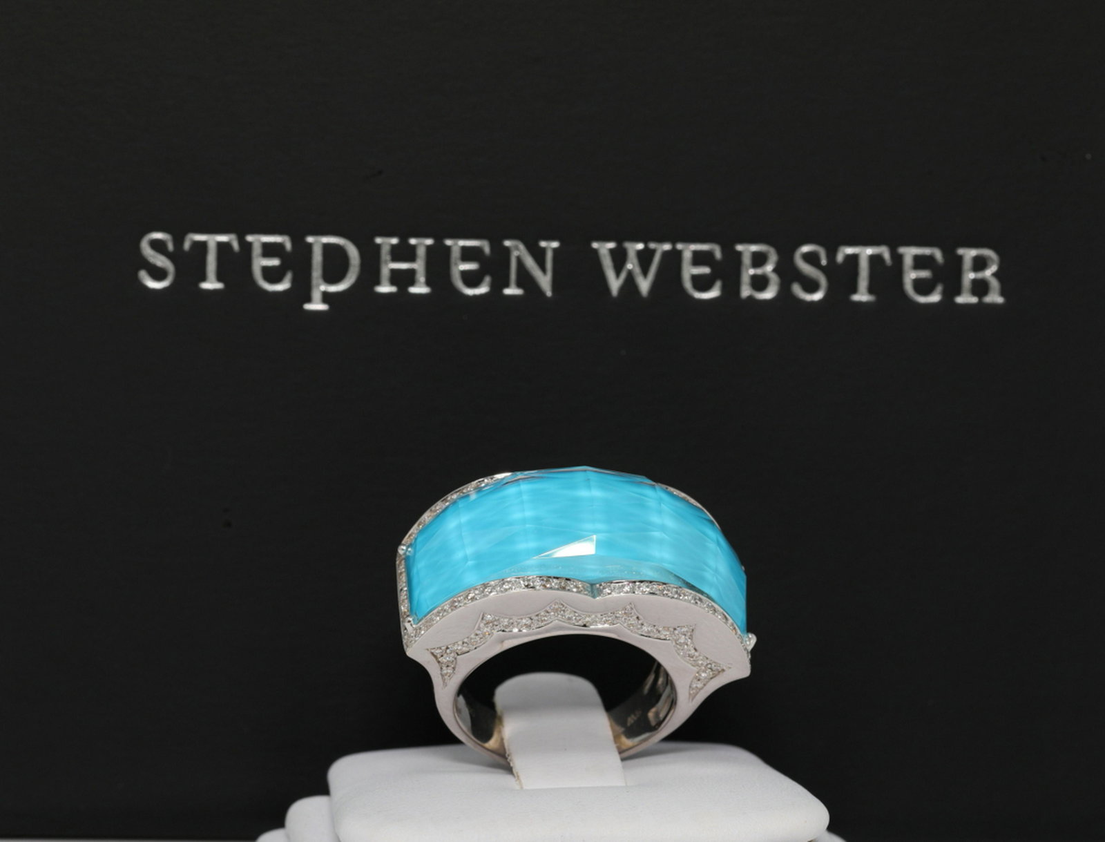 Stephen Webster Crystal Haze 18K Ring W/Diamonds: Stephen Webster Crystal Haze Diamond Accented Solid 18K White Gold, Turquoise & Quartz Ring W/Box (Comes W/$11,500 Appraisal) - This sunning ring was made by world renowned British jeweler Stephen Web