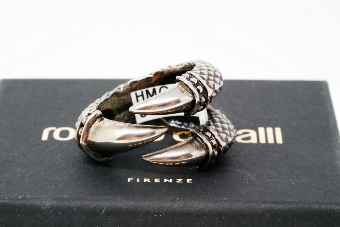Heart outlet plucker ring