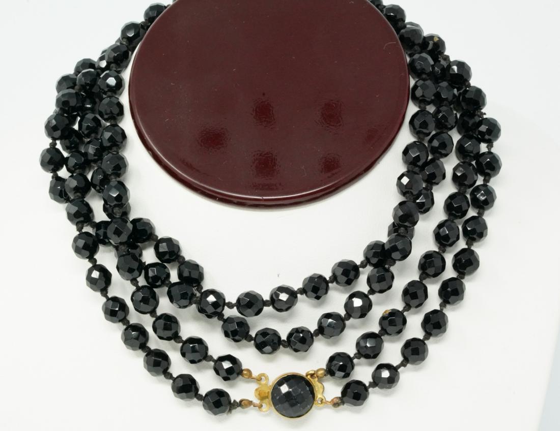 Marilyn Monroe's Double-Strand Black Bead Necklace (1 of 4)