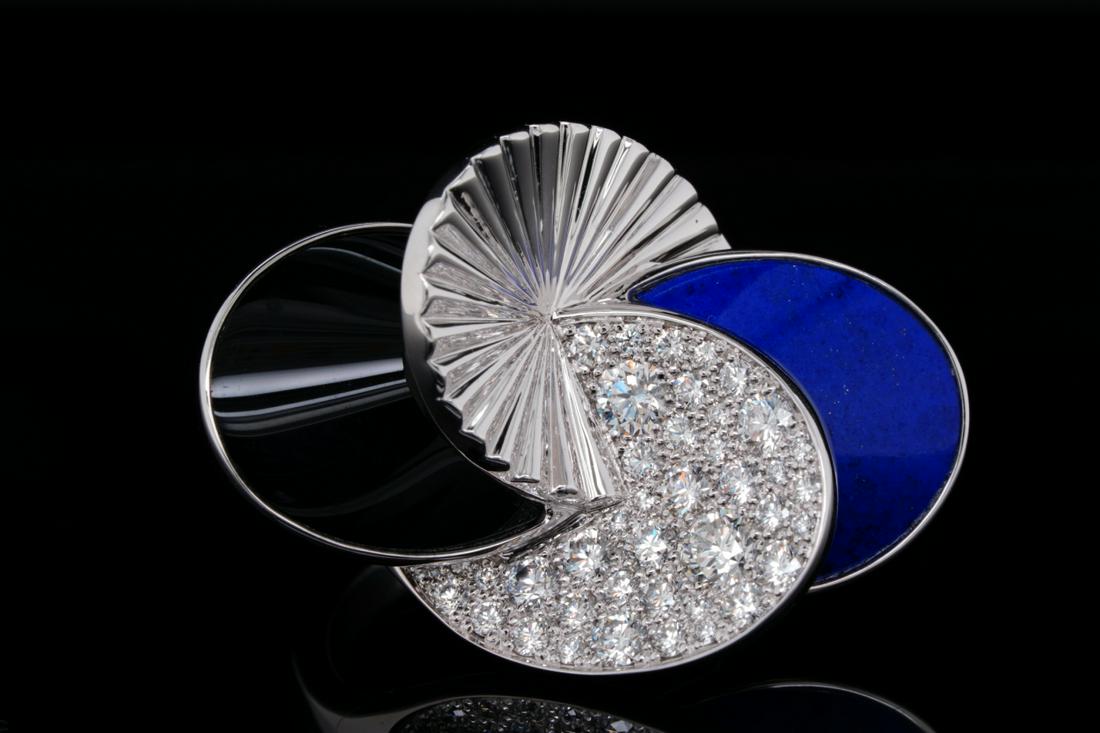 Cartier Nouvelle Vague Diamond, Lapis \u0026 Onyx 18K Ring - Aug 01, 2020 | GWS  Auctions Inc. in CA