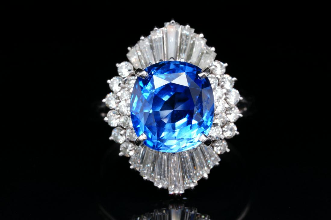 5.57ct GIA No Heat Ceylon Sapphire & Diamond Ring (1 of 7)